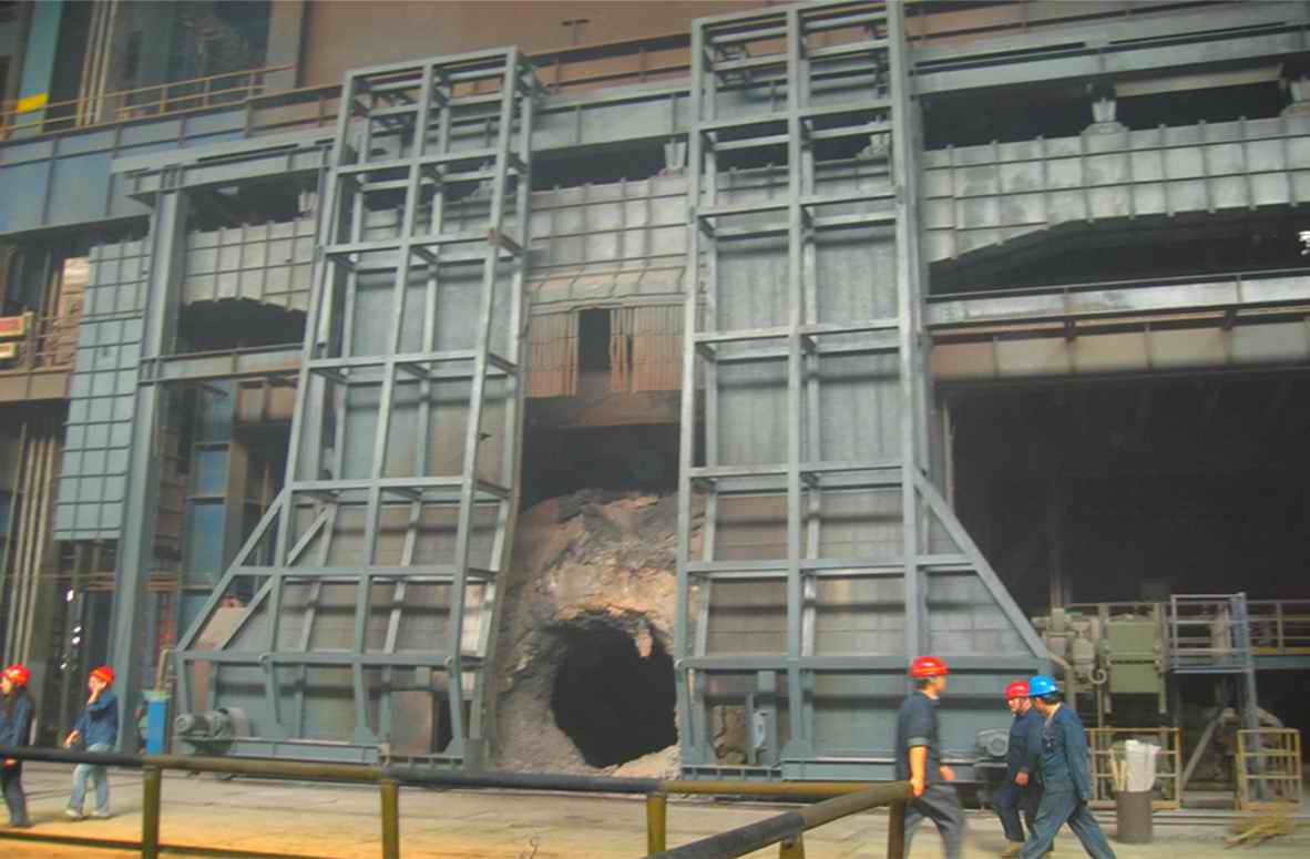 Iron and steel smelting waste heat furnace